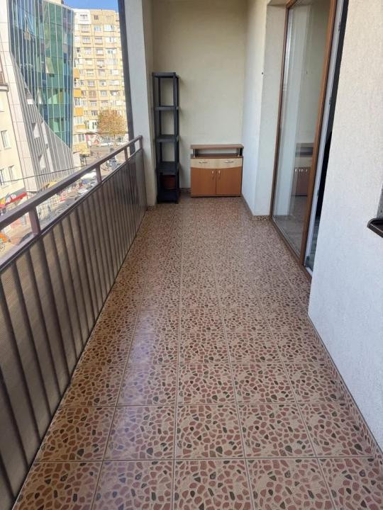 Apartament cu o camere, et intermediar, Mărăști