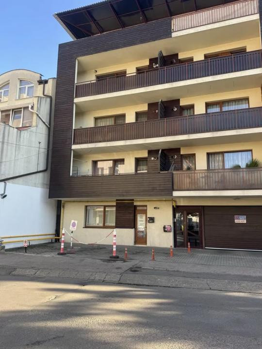 Apartament cu o camere, et intermediar, Mărăști